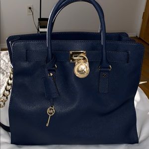 Michael Kors Large Hamilton bag in Navy blue